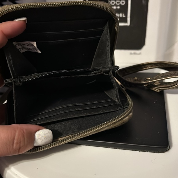 EUC/Small shoulder bag and wallet bundle - Picture 10 of 11